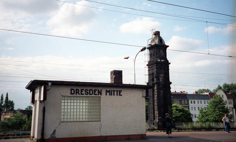 Dresden-Mitte,  Haltestelle, 16.6.1999.jpg